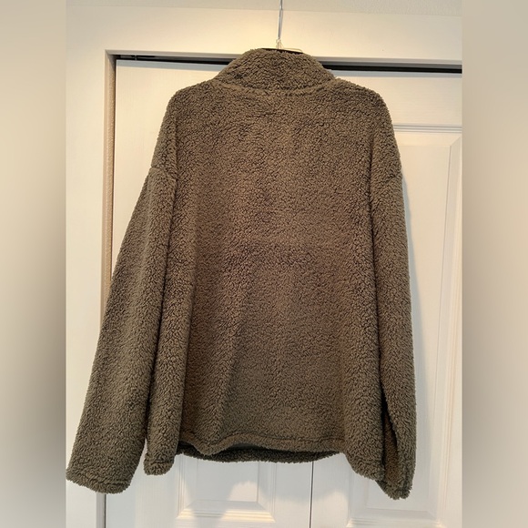Khaki green, No Boundaries 1/4 zip Sherpa pullover. Size 2XL - Picture 2 of 3